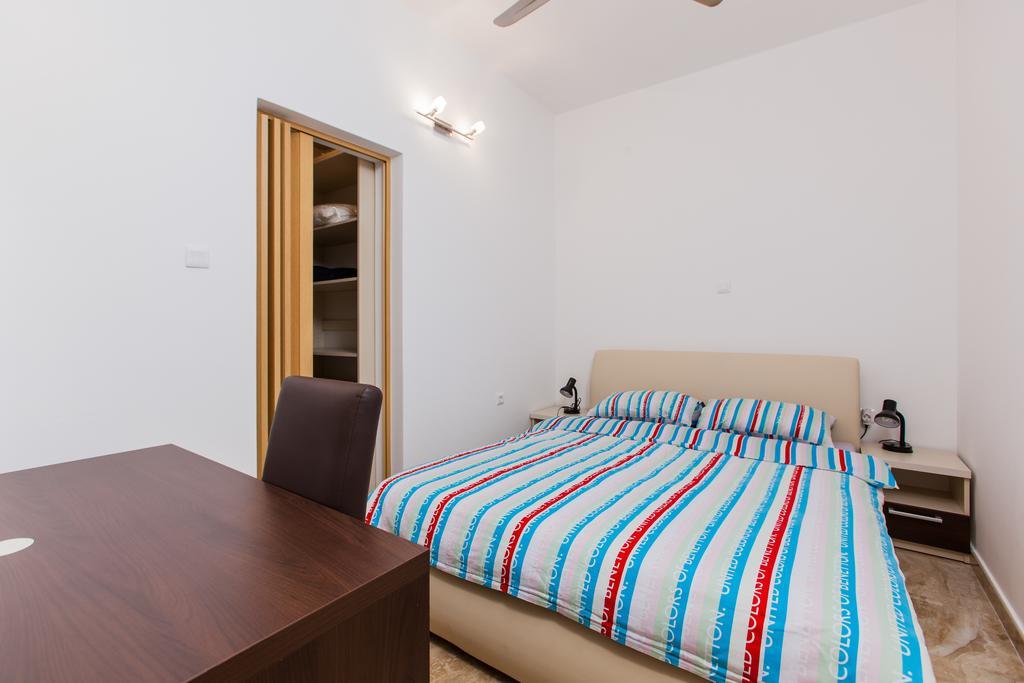 La Perla Apartments Sutivan Luaran gambar
